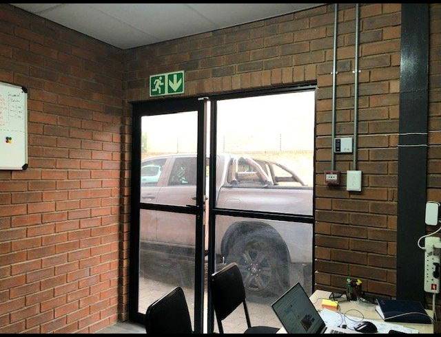 INDUSTRIAL PROPERTY TO RENT IN MAGNA VIA INDUSTRIAL